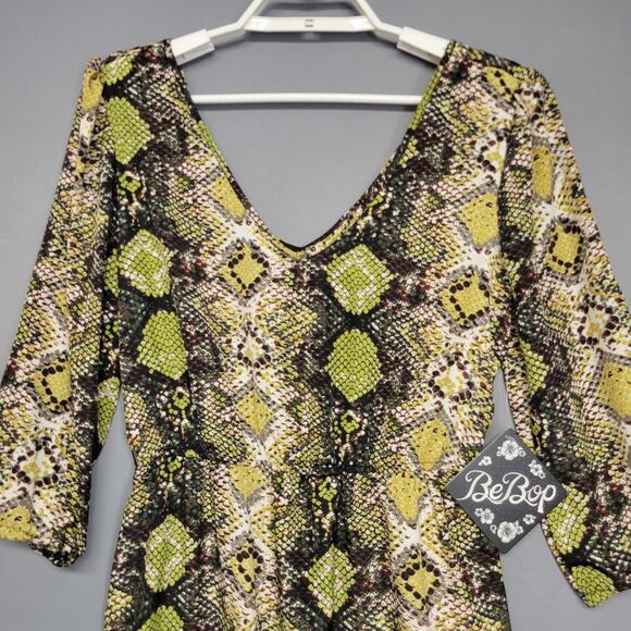 BeBop Dress Womens Small Green Yellow Snake Print 3/4 Sleeve V Neck Mini New - Picture 3 of 15